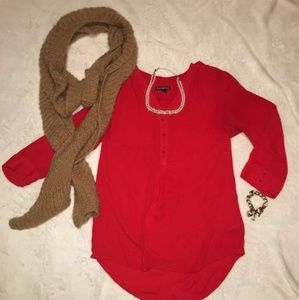 Loose-fitting blouse